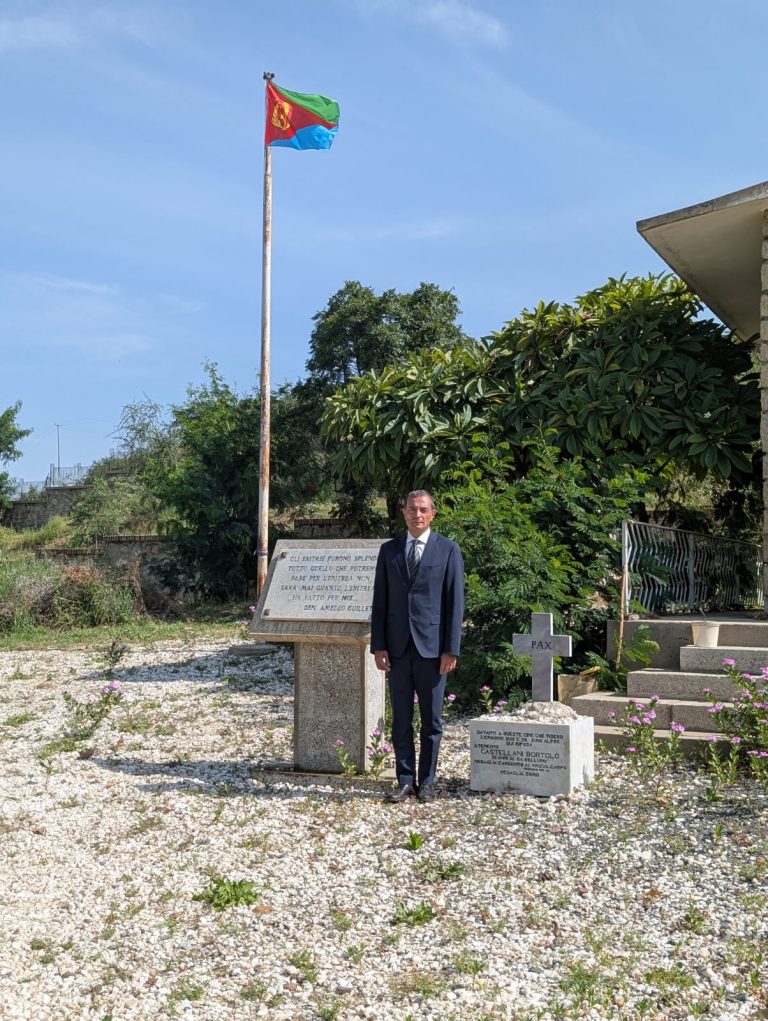 Visita dell’Amb. Di Riso al Cimitero Militare “degli Eroi” di Cheren