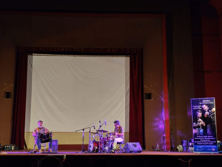 “Il Canto delle Rotte: incontro tra bandoneon e percussioni” dei Maestri Daniele di Bonaventura e Alfredo Laviano